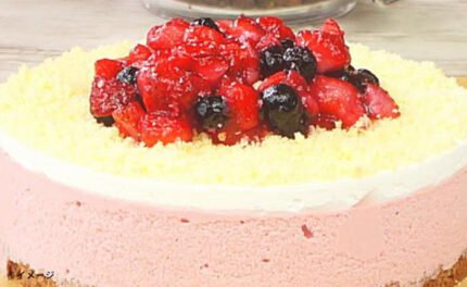 「いちごのムースケーキ 5号」